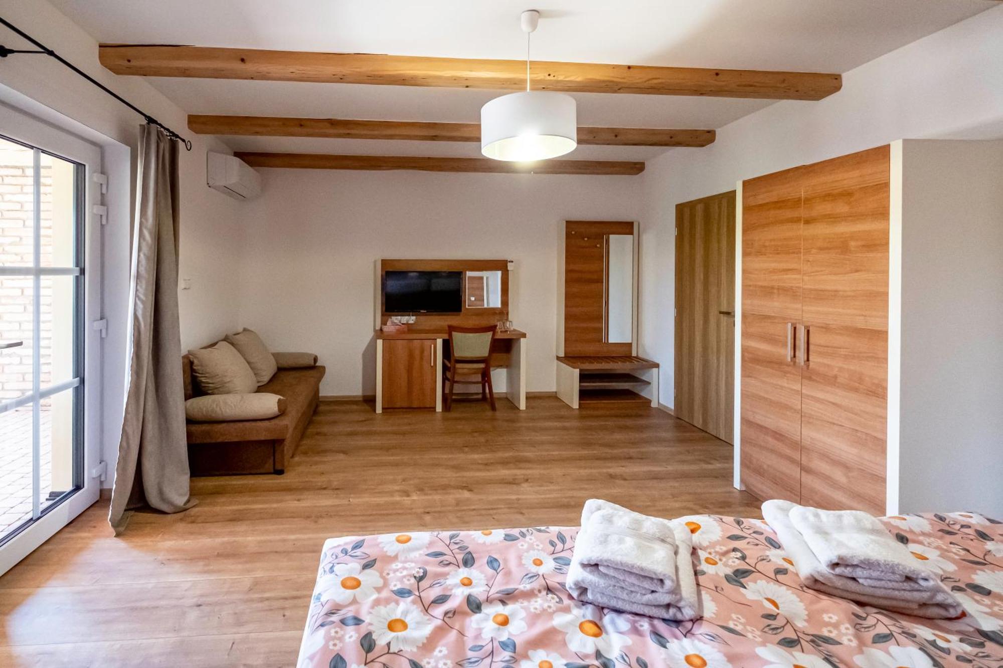 U Katalpy Hotel Sedlec  Bagian luar foto