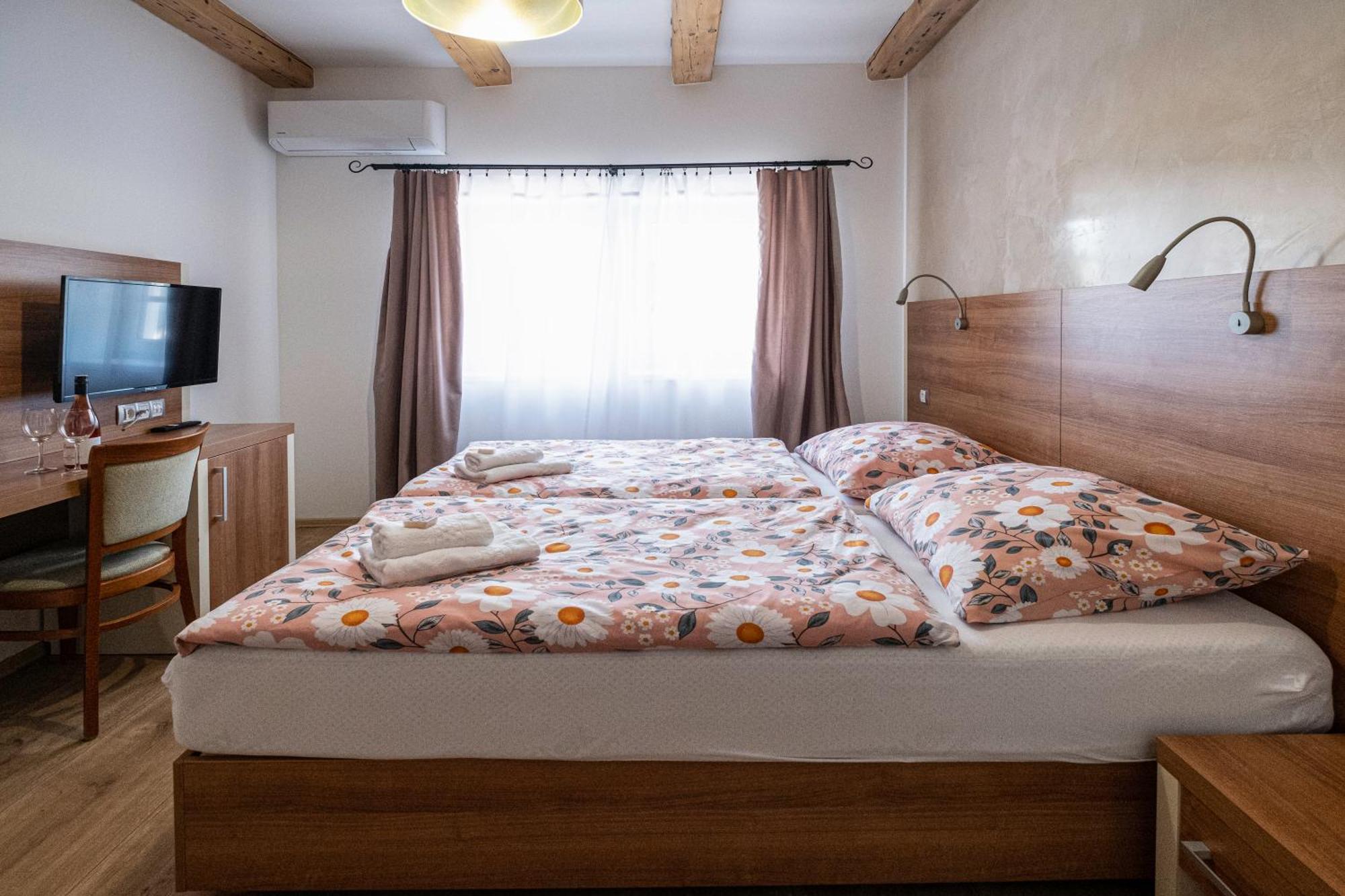 U Katalpy Hotel Sedlec  Bagian luar foto